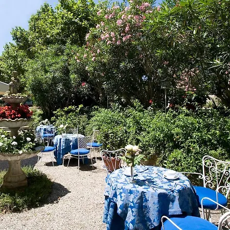 Astoria Hotel 4*